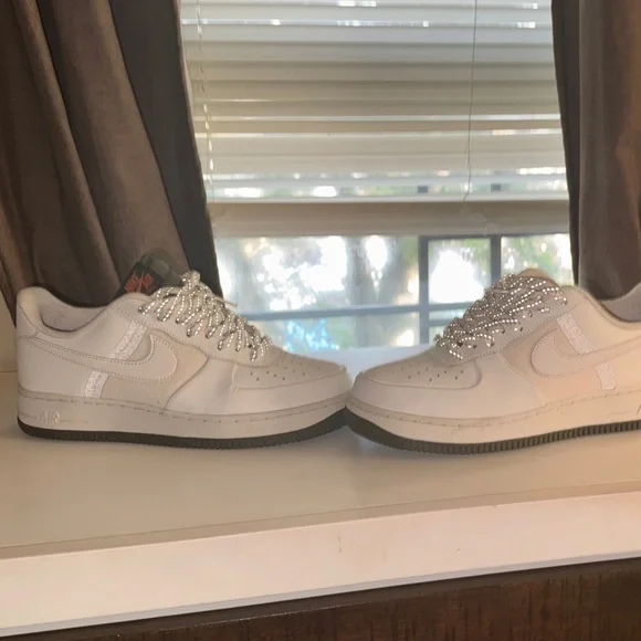 Nike White and Green Athletic Shoes - Picture 3 of 5